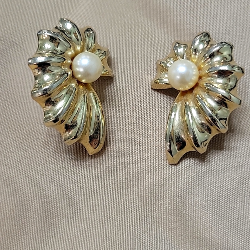 Park Lane Wing Pearl Pierced Earrings